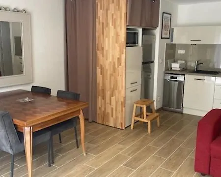 בית נופש Studio 3 A 4 Personnes O Zanes Zen 3 Etoiles *